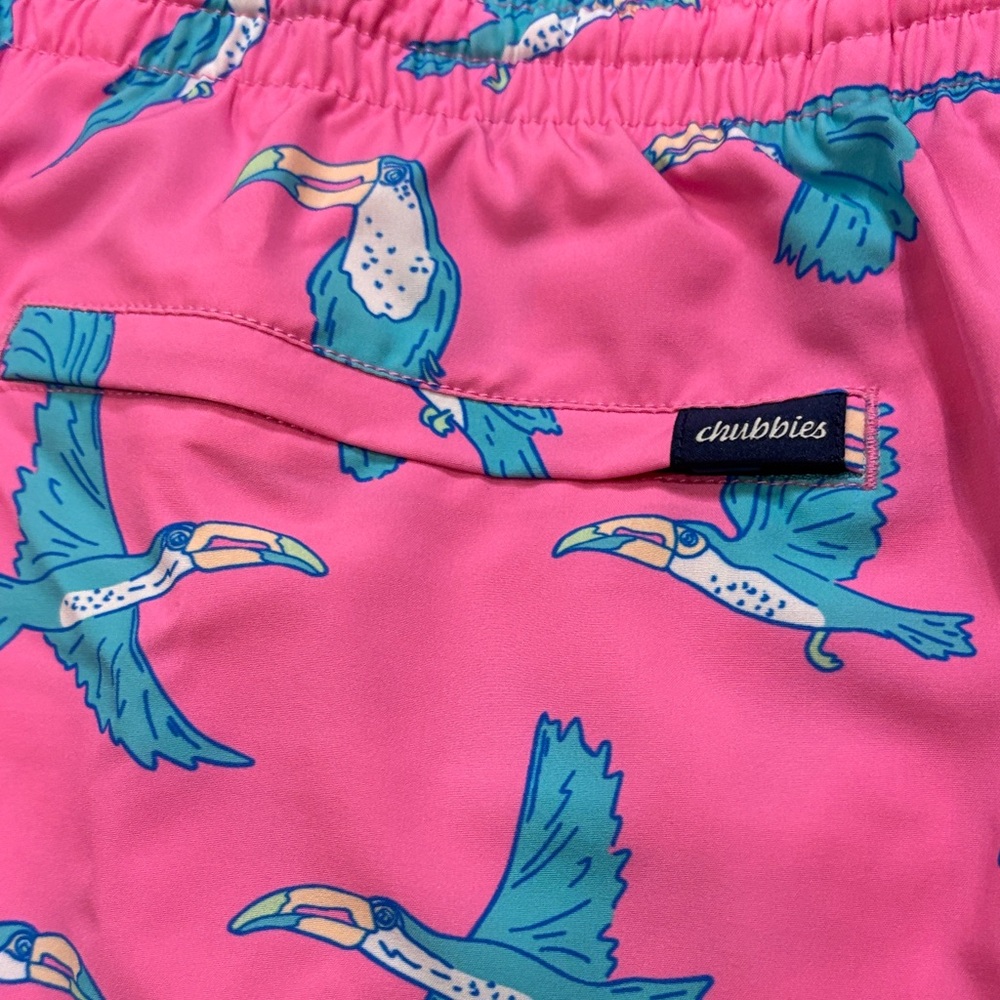 Chubbies Pink Blue Tropical Toucan Mesh Lined Swim Trunks 5.5” XL NWT - Picture 3 of 6